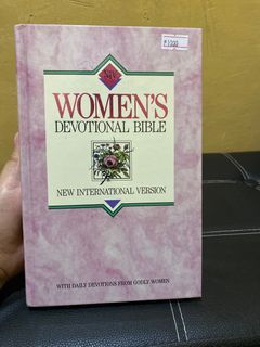 Womens Devotional Bible