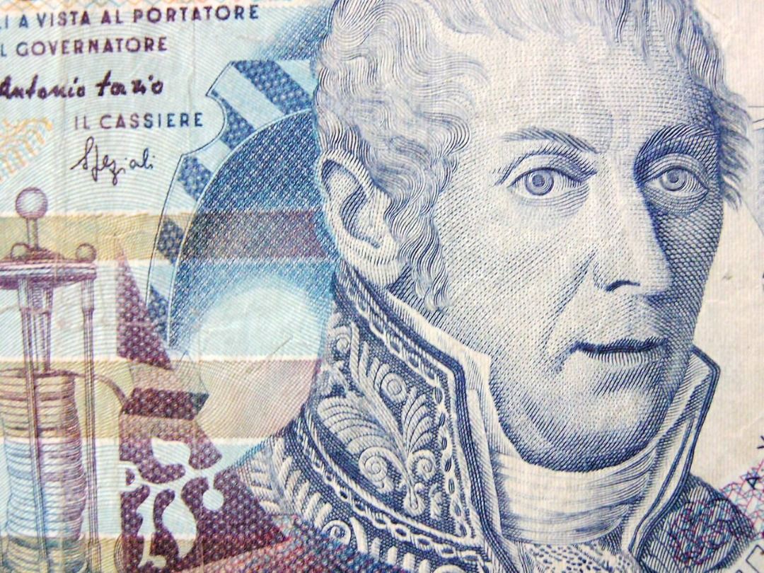 意大利鈔票-1988年意大利銀行(Bank of Italy)著名物理學家A.Volta肖像及Volta博物館10000里拉(Lira)鈔票,  興趣及遊戲, 收藏品及紀念品, 錢幣- Carousell