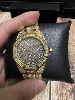 知名品牌手錶~精品手錶~造型手錶 鑽石滿天星黃金樣式手錶  石英款 這個價格的手錶如果機械時間會非常不準的