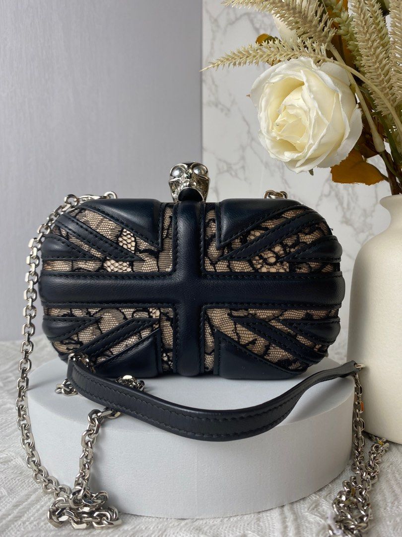 Alexander mcqueen clearance skull clutch