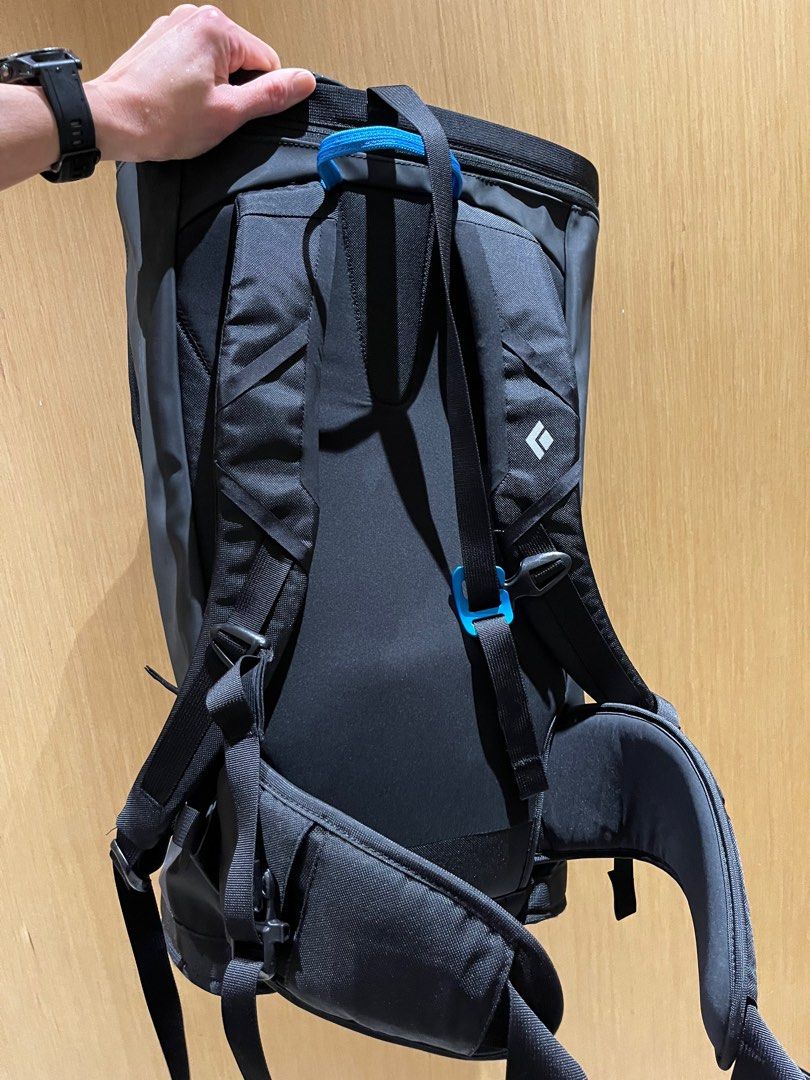 Black Diamond Creek 35 - climbing backpack, 男裝, 袋, 背包- Carousell