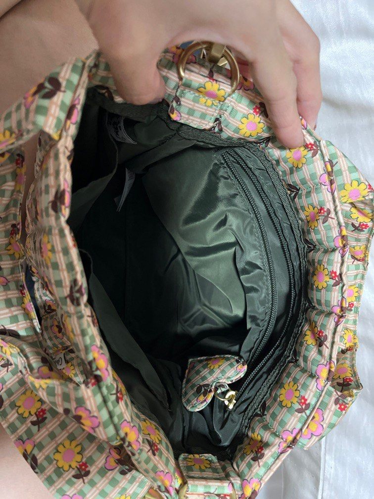 Cath kidston floral bag with magnetic clasp Women s Fashion Bags