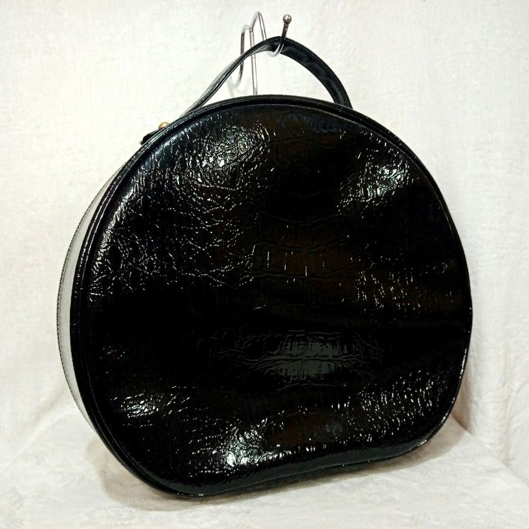 CHANDEAL UNIQUE SHAPE TRAVELLING BAG