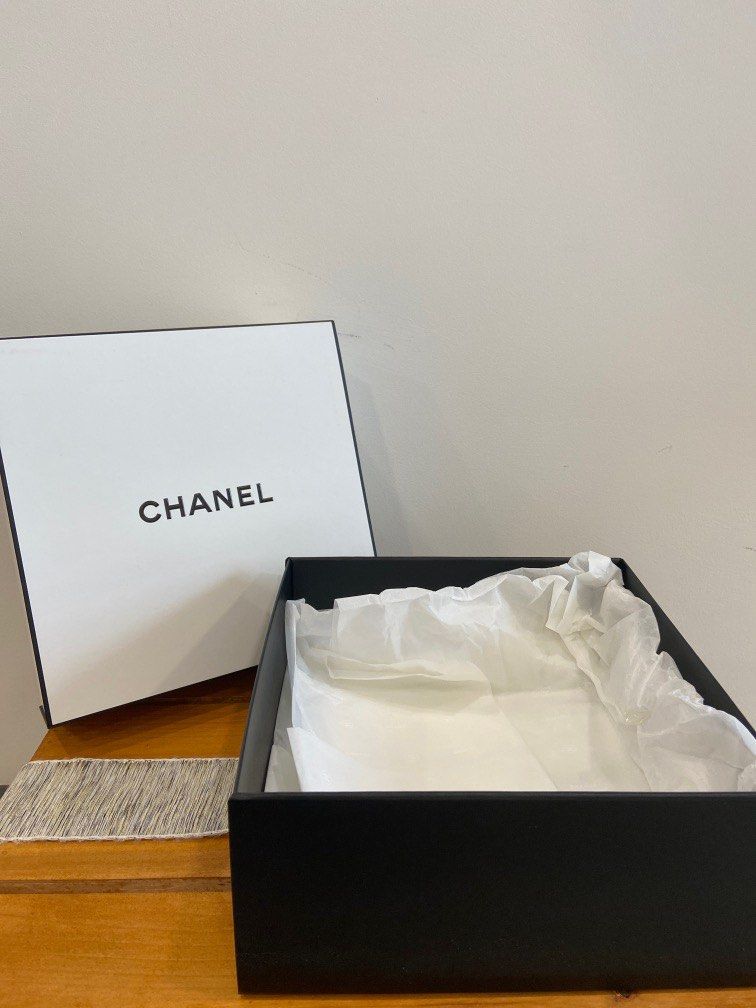 Chanel Gift Box Large, Women's Fashion, Jewelry & Organisers, Accessory holder, box & organisers