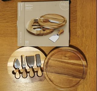 Cheeseboard and knife set
