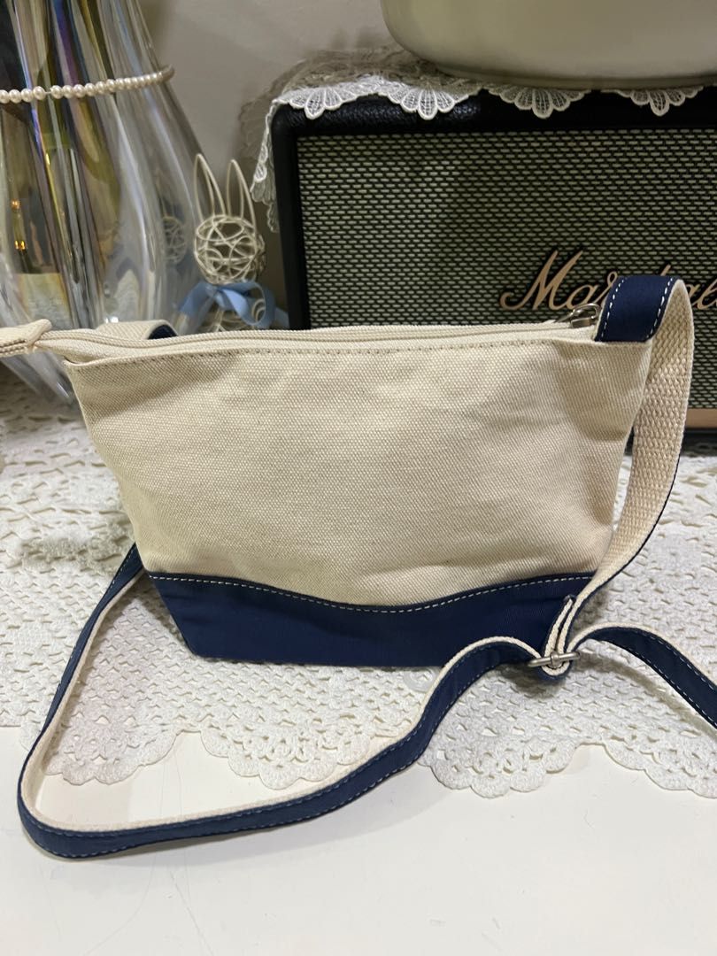 Converse canvas discount shoulder bag