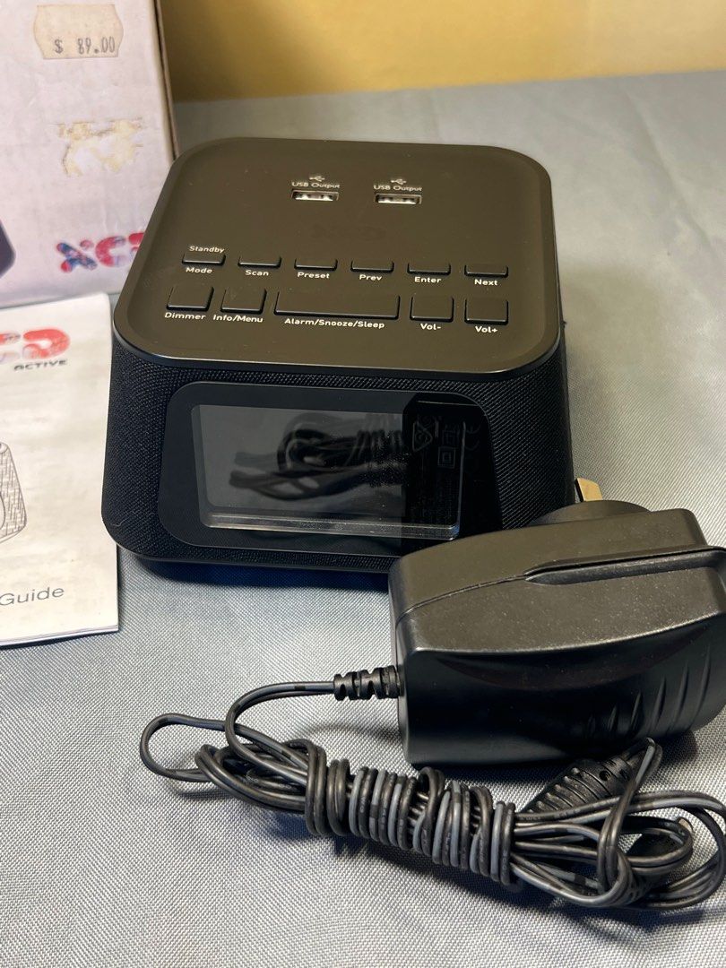 Dab+FM Radio Alarm Clock (Category: Soundbars, Speakers & Amplifiers) located in Quezon City. Submitted by lucas_luxuries (Listing ID 1223517271, Image 2). Description: Australian Mall Pullout Good as new Complete Working 100%.