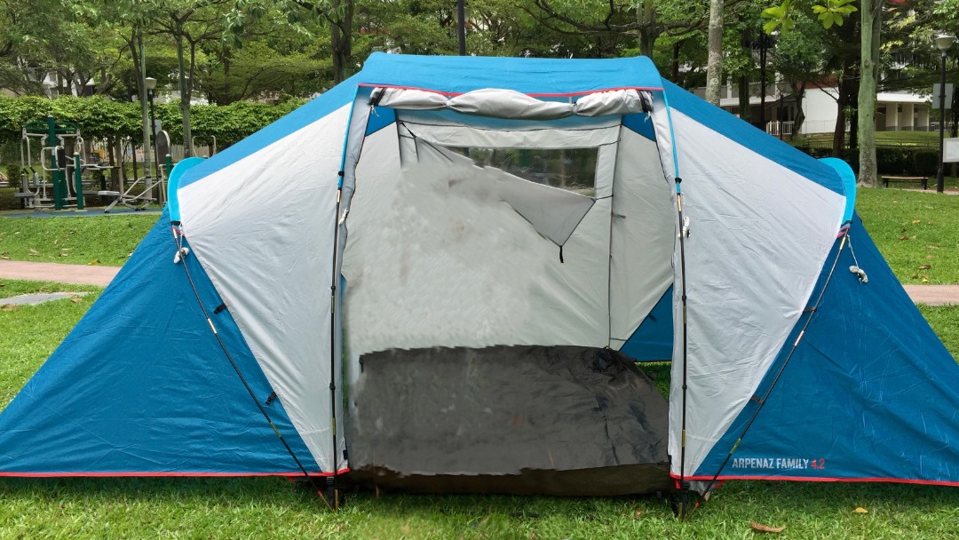 Decathlon Family Tent Quechua Arpenaz Family 4.2, Sports Equipment