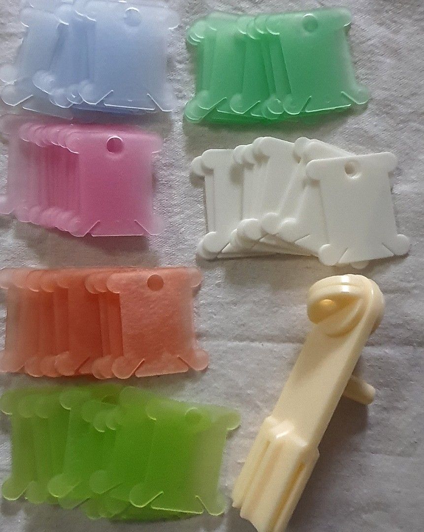 Embroidery floss winder, Hobbies & Toys, Stationery & Craft, Craft