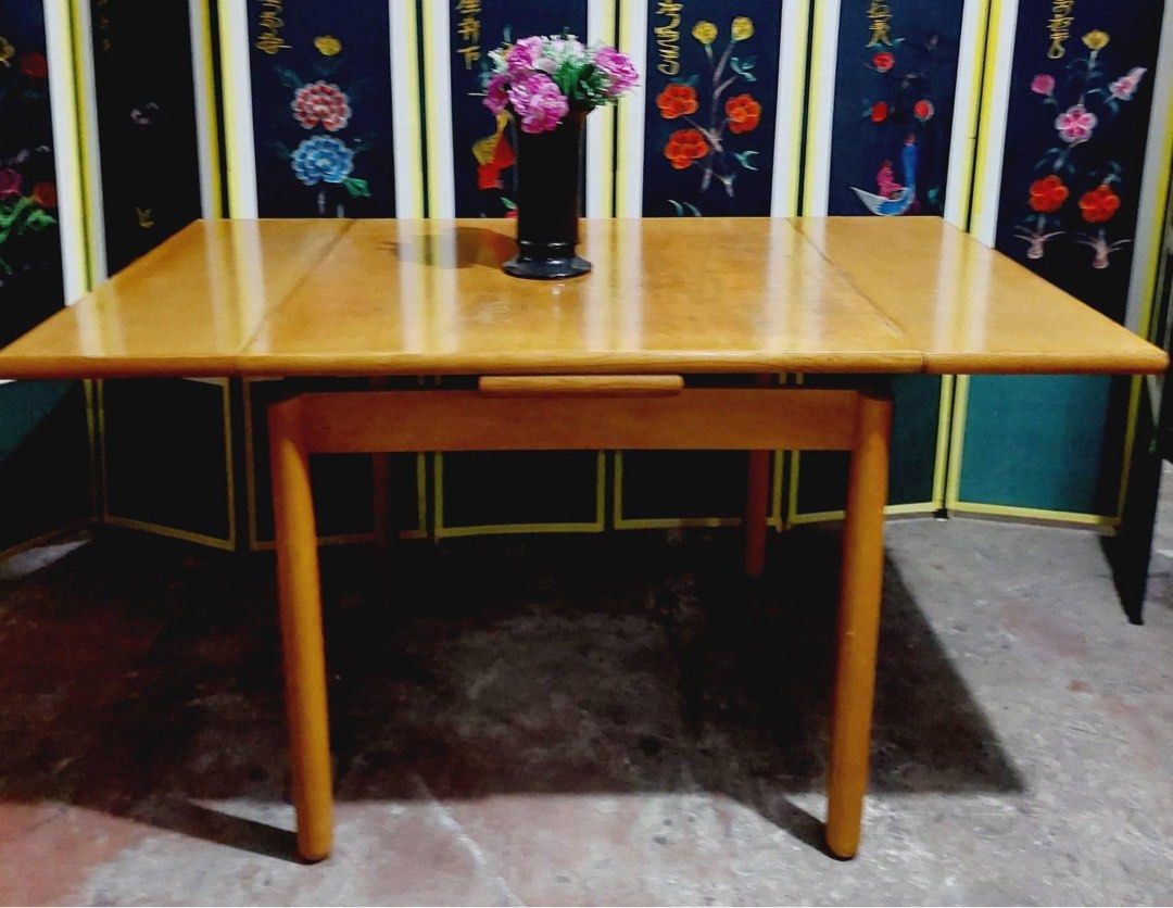 Expandable Table Japan surplus (Category: Tables & Sets) located in Manila. Submitted by Hezcki (Listing ID 1223426922, Image 3). Description: .