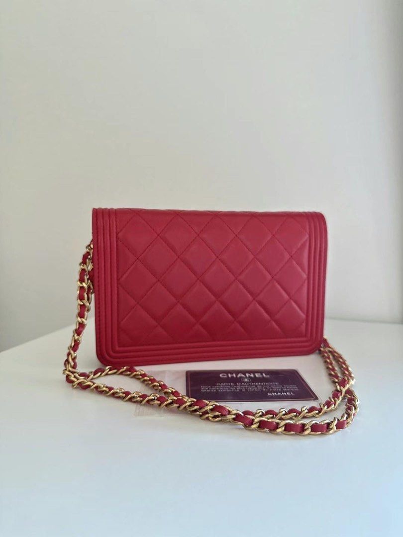 CC WOC ENTRUPY 19 BAG IN CHERRY RED CALFSKIN main image 0
