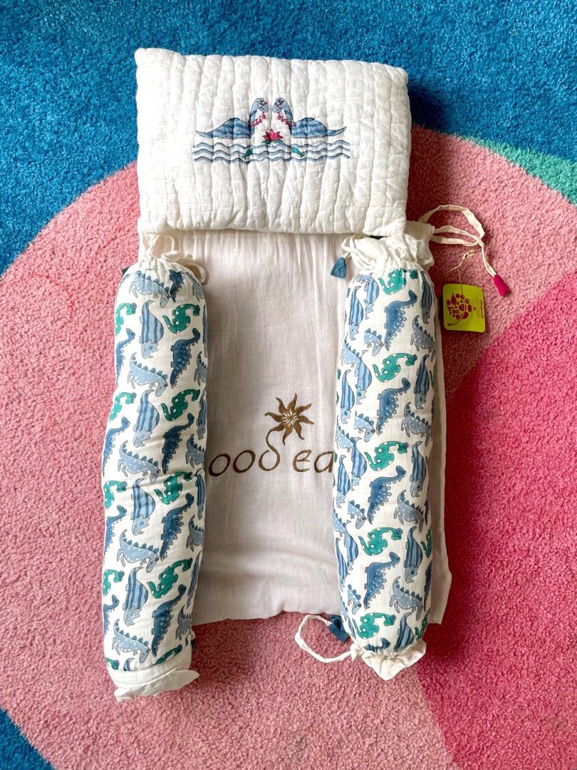 Good Earth bed set, Babies & Kids, Baby Nursery & Kids Furniture