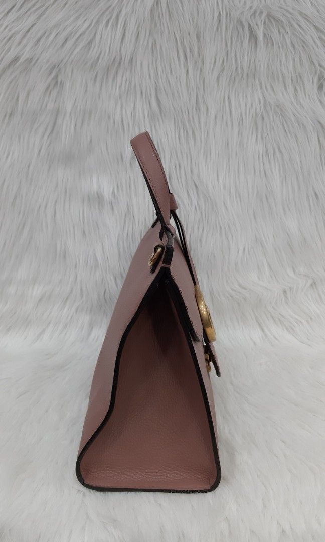 Gucci 421890 deals