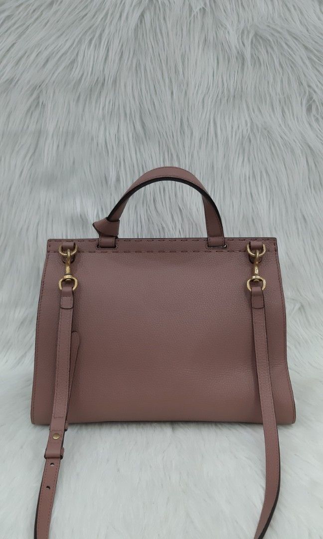 Gucci 421890 sales