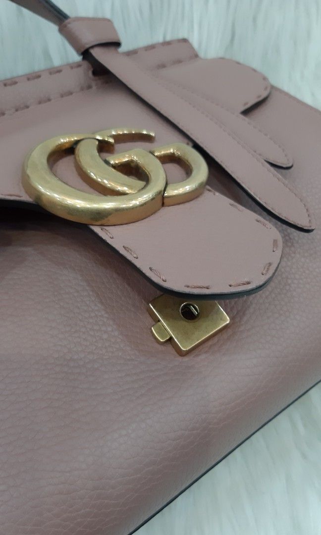 Gucci 421890 deals