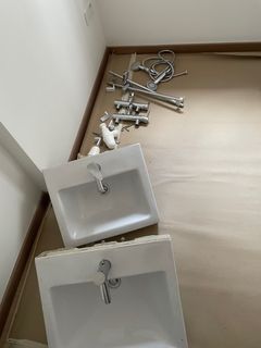 HDB sinks & shower head set