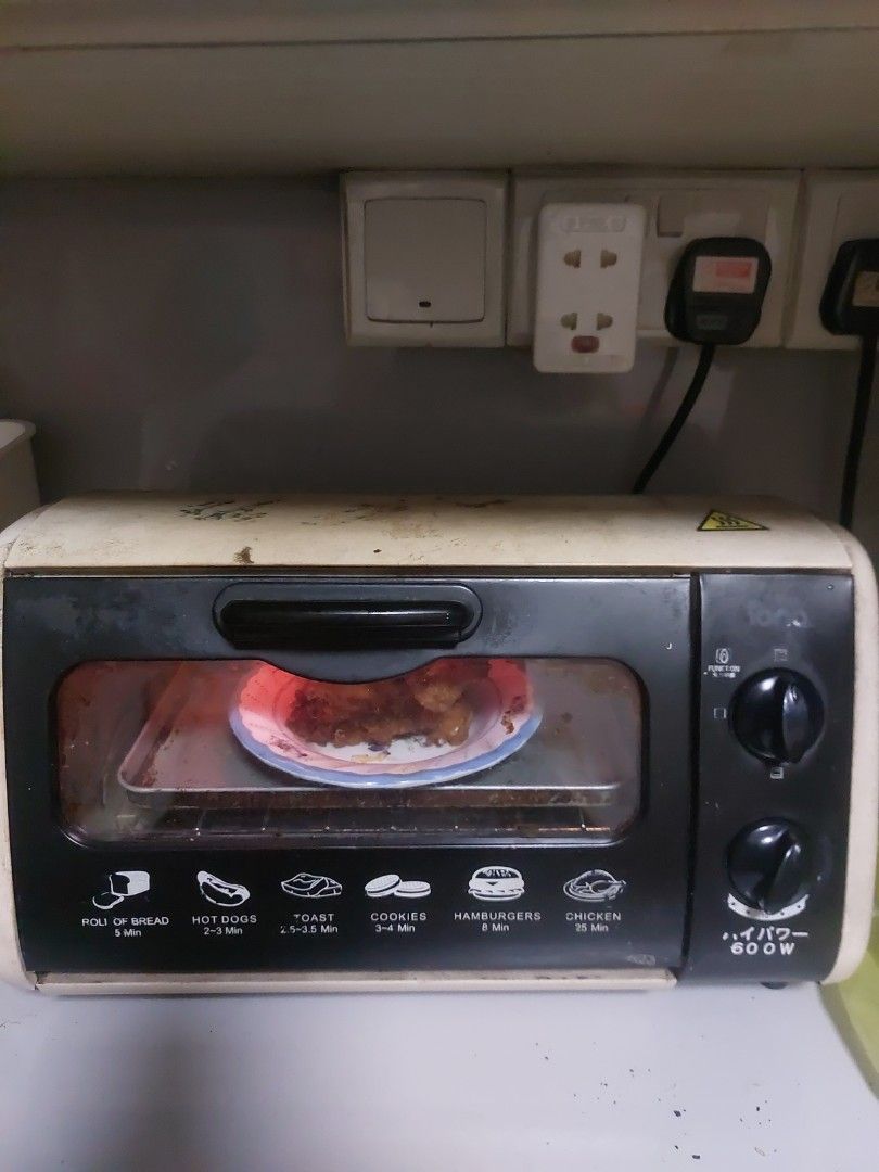 Heavily used toaster, TV & Home Appliances, Kitchen Appliances, Ovens