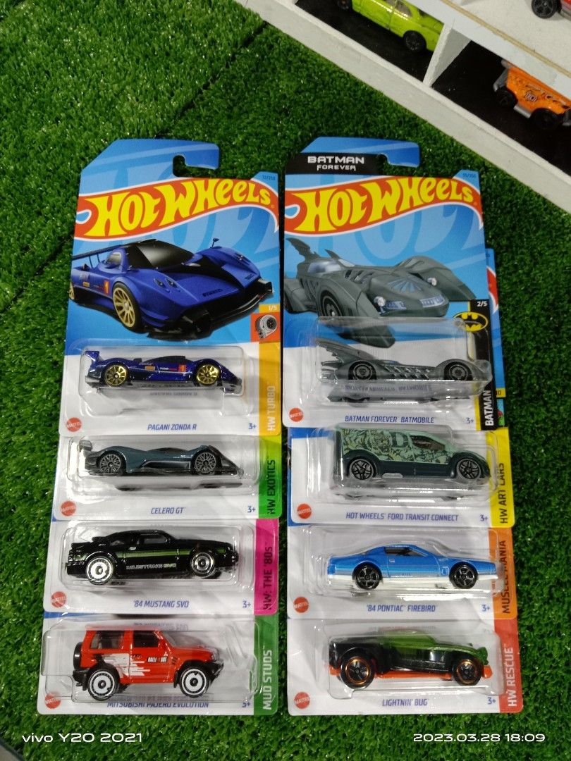 Hot wheels case j online