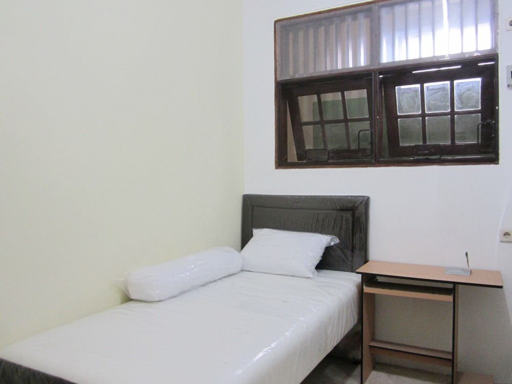 kost_putri_di_kemanggisan_deka_1680071000_86c50565_progressive