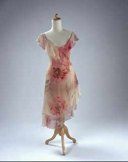 LOOKING FOR: RICHARD TYLER FLORAL DRESS