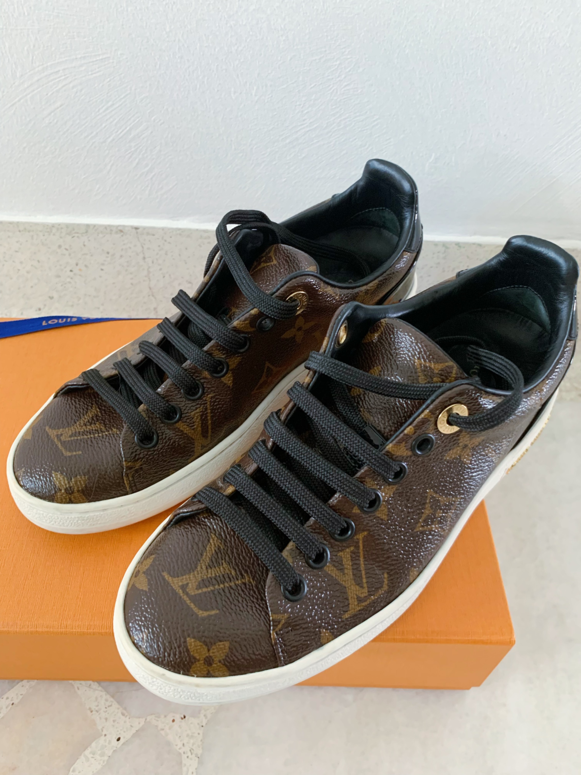 LOUIS VUITTON FRONTROW SNEAKERS SIZE 34, Luxury, Sneakers & Footwear on  Carousell