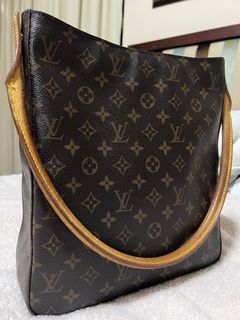 Authentic Louis Vuitton Monogram Hudson GM, Women's Fashion, Bags &  Wallets, Purses & Pouches on Carousell