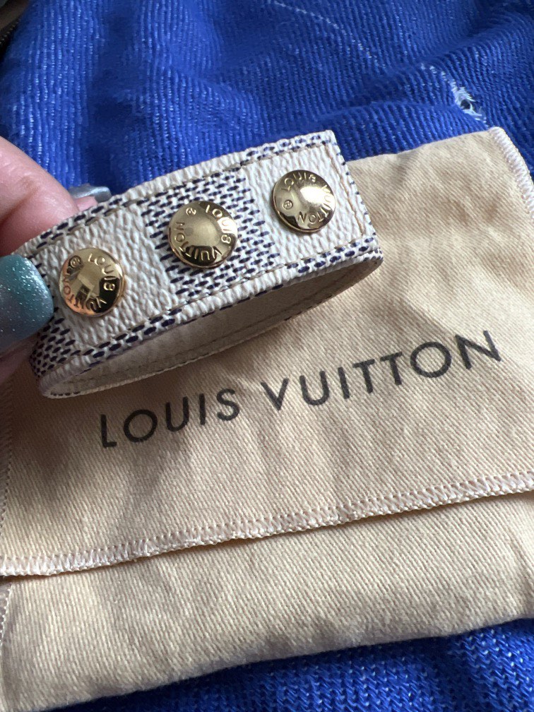 Louis Vuitton White Damier Azur Kobe 2010 Snap 232026 Bracelet For Sale at  1stDibs