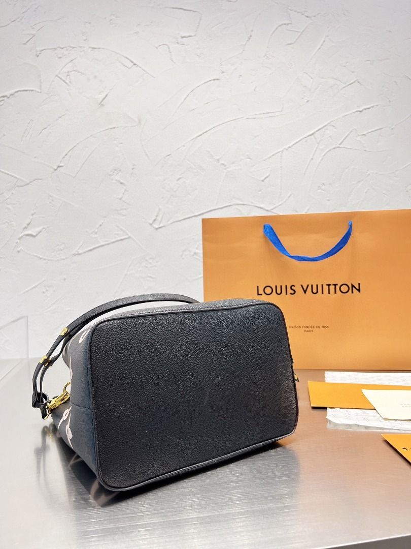 👜🧸Lv Neonoe Champagne Bucket👜, Luxury, Bags & Wallets on Carousell