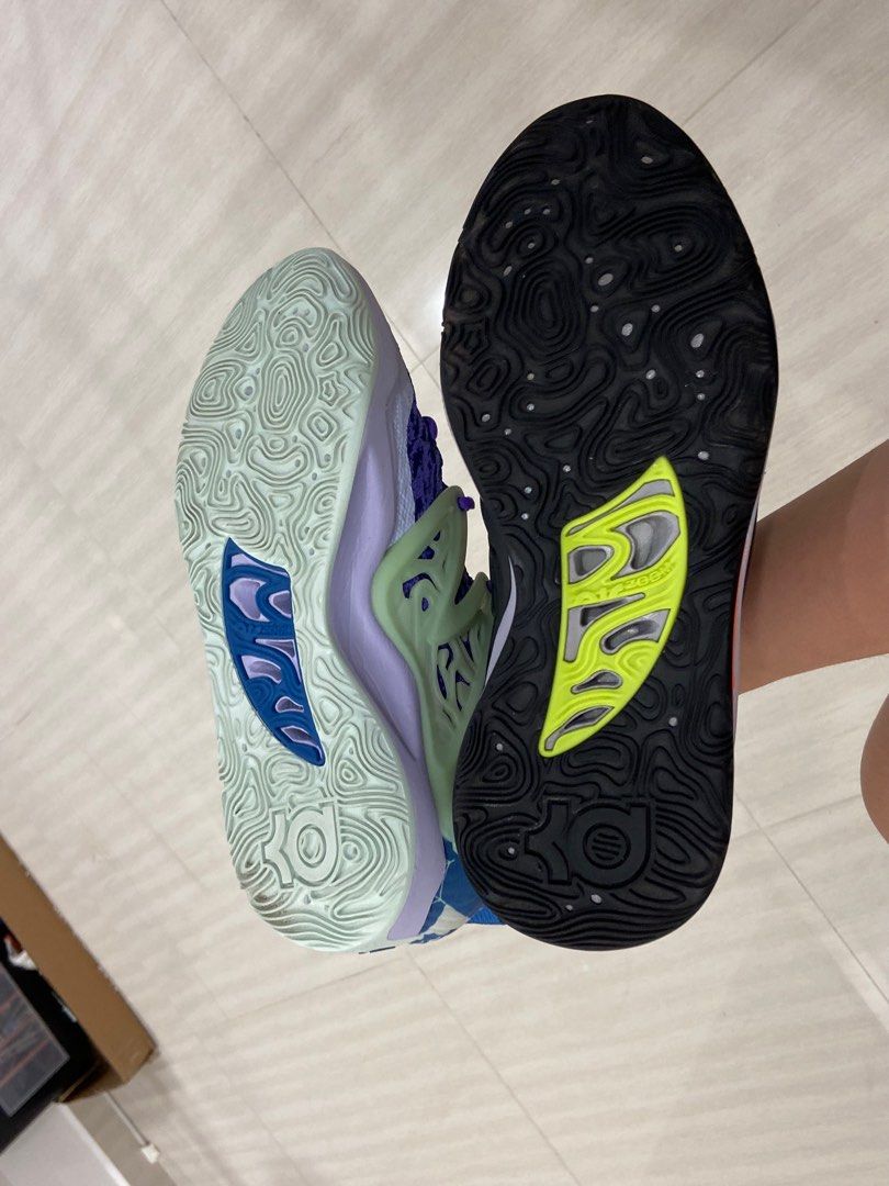 kd mismatched shoes
