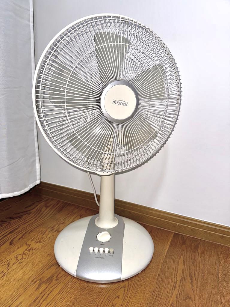 Mistral standing fan white, Furniture & Home Living, Lighting & Fans, Fans on Carousell