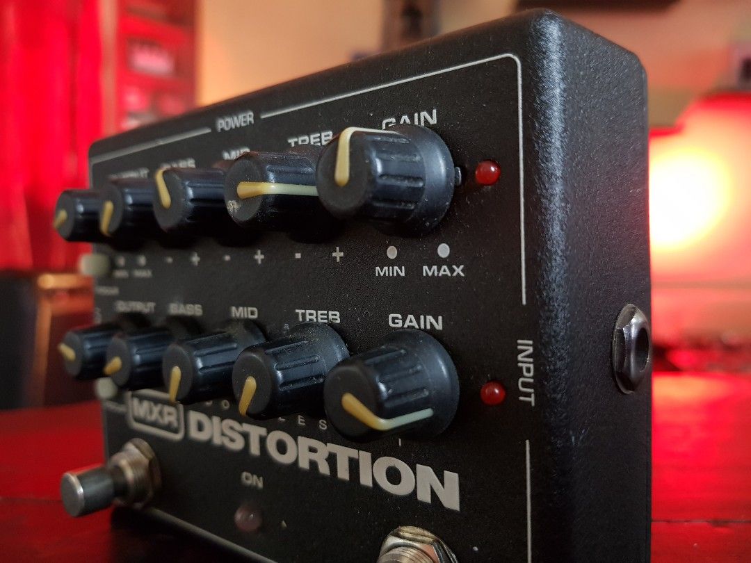MXR Doubleshot Distortion (Used) (With Issue) (Category: Musical Instruments) located in Baguio. Submitted by therolling.store (Listing ID 1223540019, Image 3). Description: ■MXR Doubleshot Distortion (Used) ■Price: 2,800 ■Location: Baguio City ■Cash on Delivery Note: -Fixed Price -No Swap/Trade -PSU/Adapter not included ISSUE: Upper EQ (MIDs and Bass) has no Function😔.