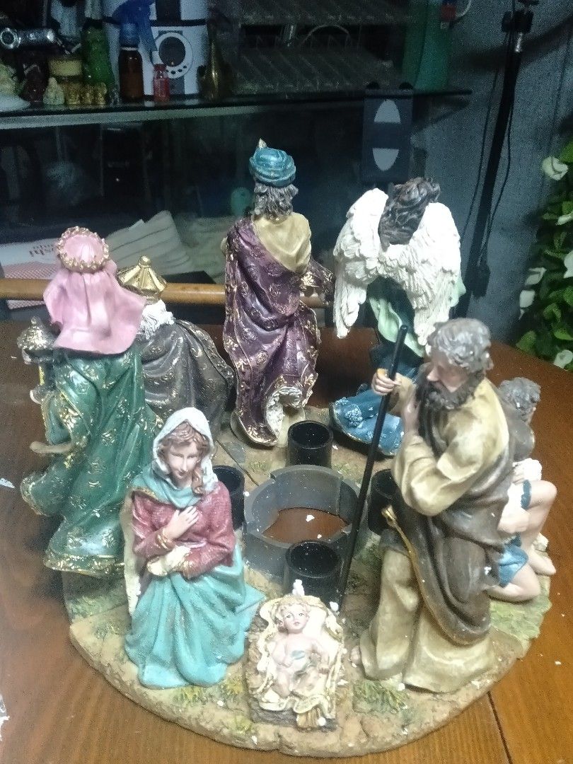 Nativity candle holder (Category: Religious Items) located in Caloocan City. Submitted by bravemoon_556cd5 (Listing ID 1223563005, Image 2). Description: brandnew with box set we ship nationwide gcash or Bank account payment mode.