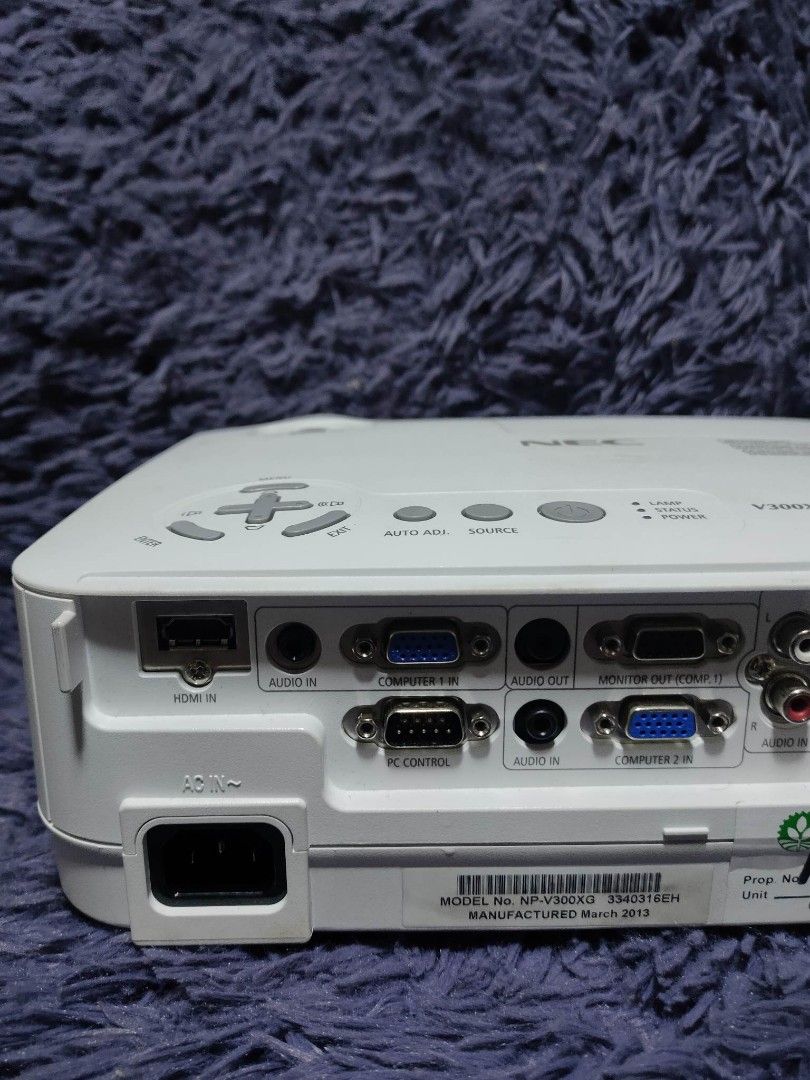 NEC V300X PROJECTOR 3,000 LUMENS HEAVY DUTY BRIGHT DISPLAY XGA, TV