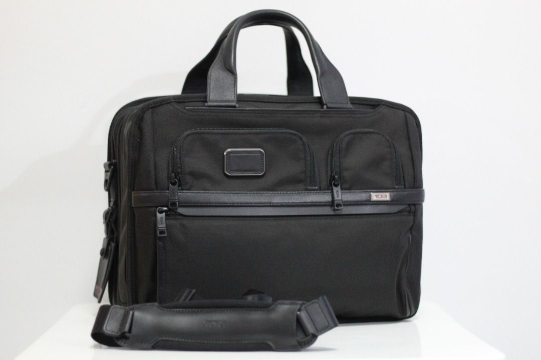 Tumi 17 laptop bag sales