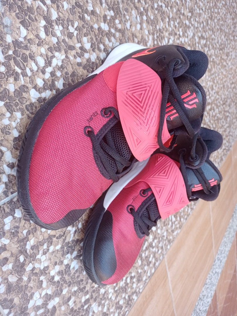 Kyrie flytrap 3 top red