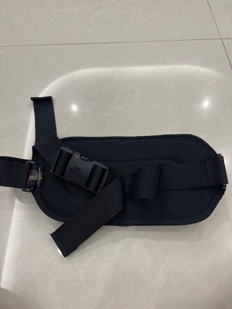 Nike pouch waist bag original, Men's Fashion, Bags, Belt bags, Clutches