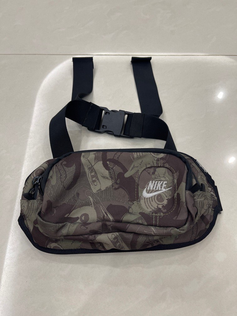 Nike pouch waist bag original, Men's Fashion, Bags, Belt bags, Clutches