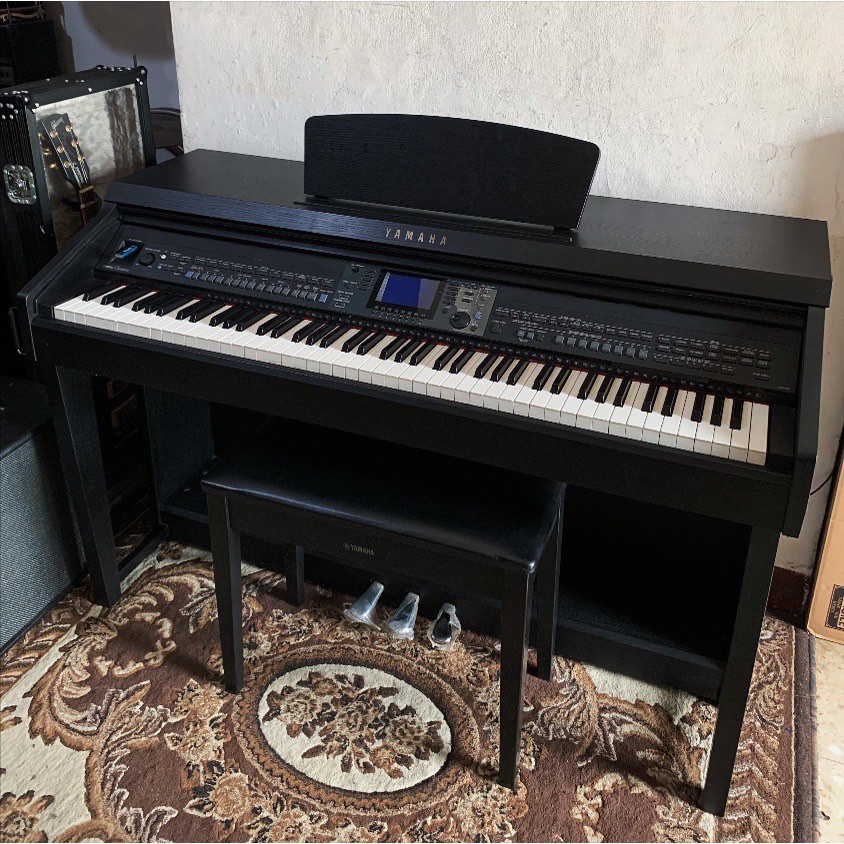 Piano Yamaha clavinova original, Musik & Media, Alat di Carousell