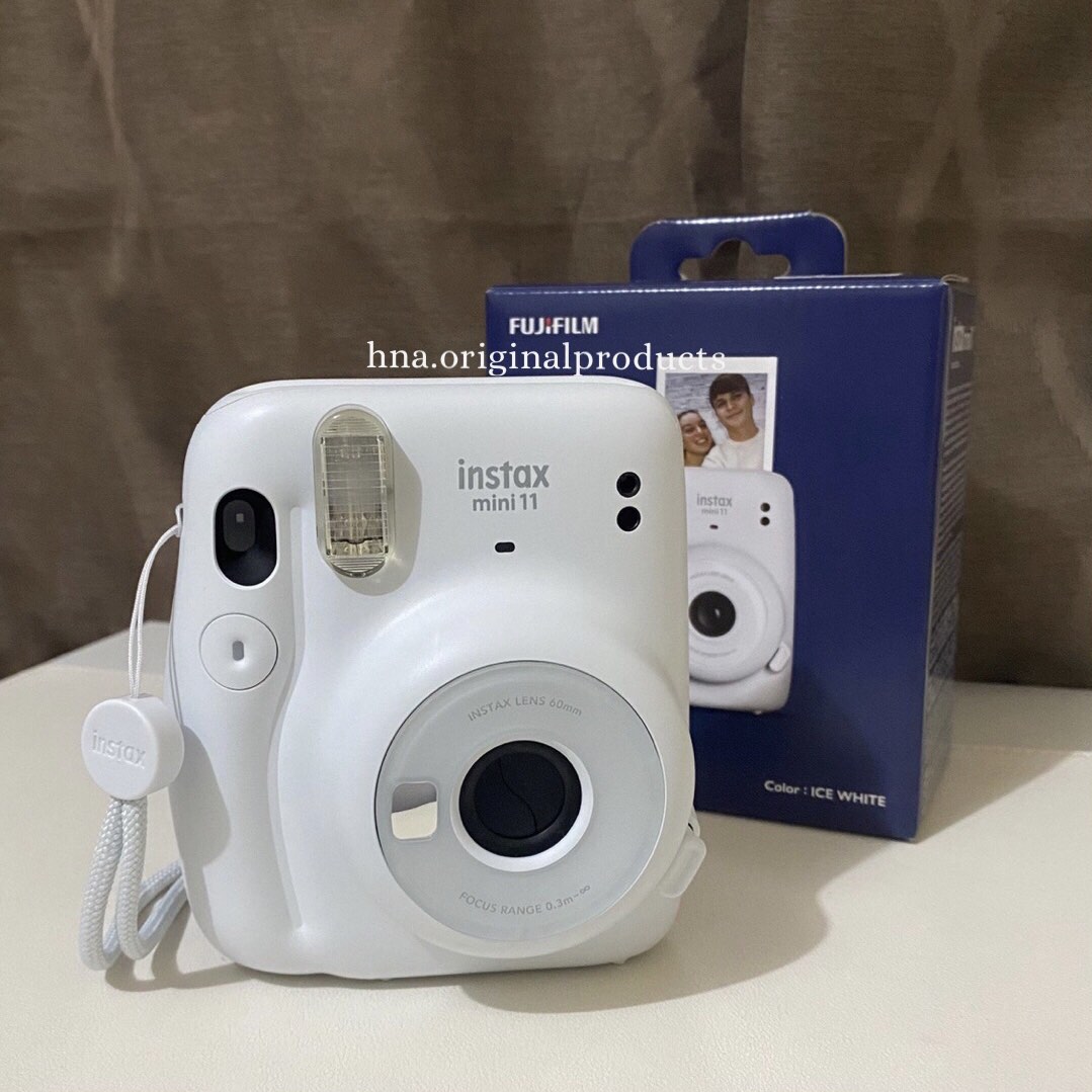 Preloved INSTAX Camera Mini 11 (Ice White) ORIGINAL, Photography