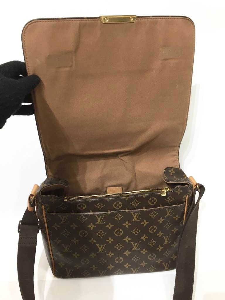 Preloved Louis Vuitton Abbesses Monogram Messenger Bag 2012