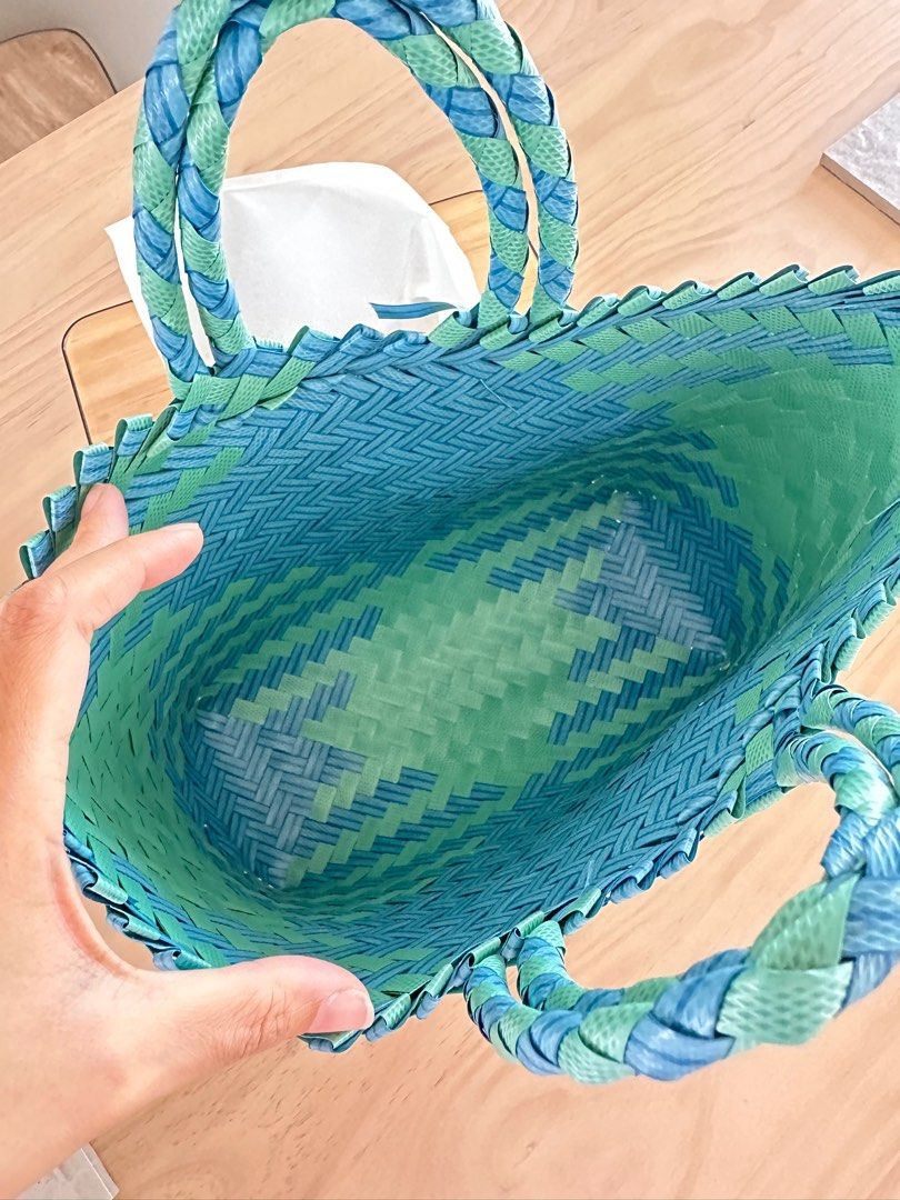 Wicker beach tote outlet