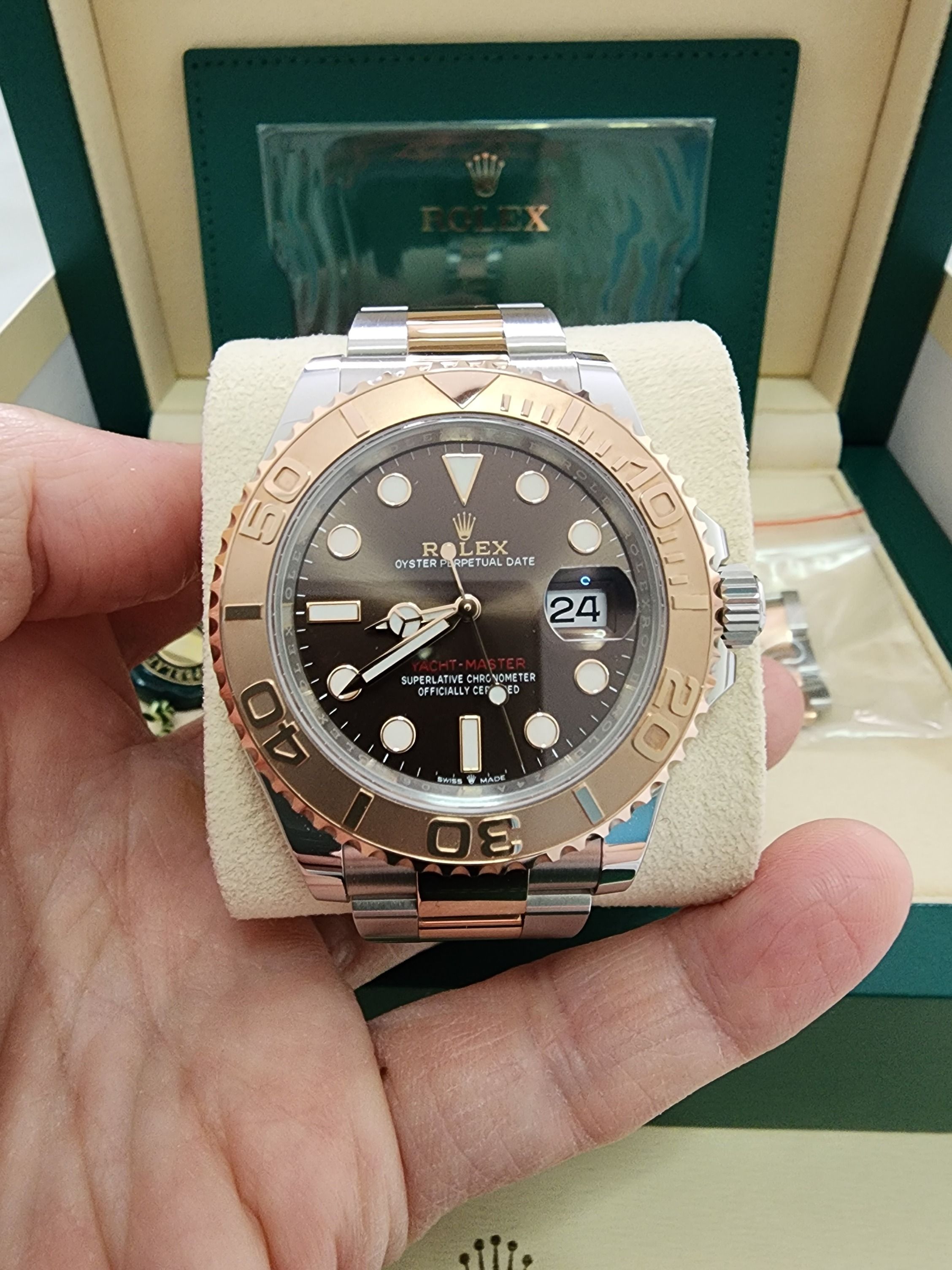 Rolex Yacht-Master 40 126621 EveryRose And Steel Chocolate Dial