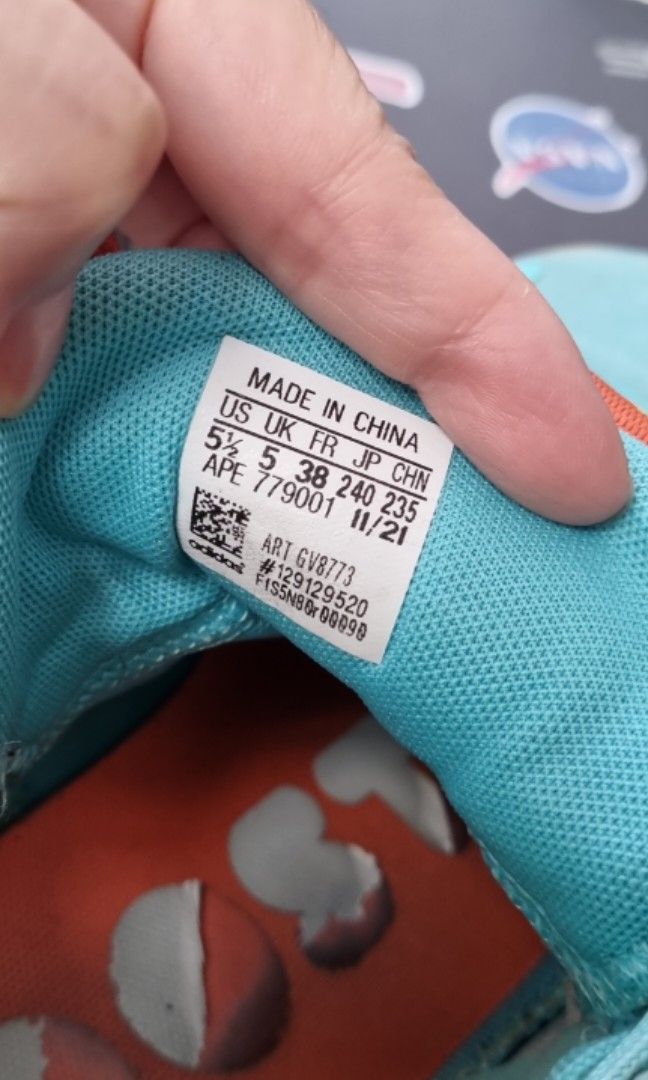 Sepati basket ADIDAS Harden Vol 6, Olah Raga, Baju Olahraga di Carousell