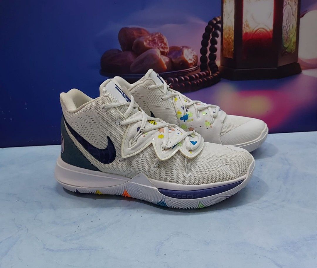 Kyrie 5 have a nice day top