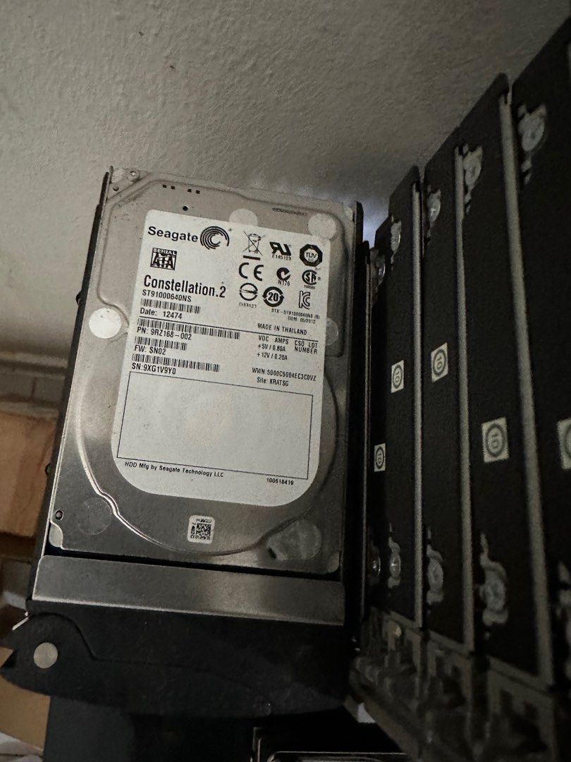 Server sas Sata disk : many pieces, Computers & Tech, Desktops on Carousell