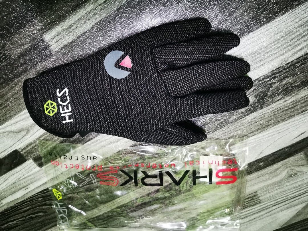 Shark Skin Diving Glove, Sports Equipment, Other Sports Equipment and