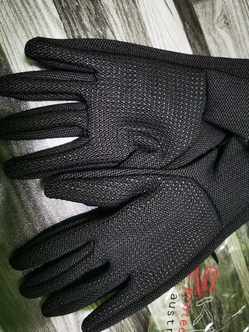Shark Skin Diving Glove, Sports Equipment, Other Sports Equipment and