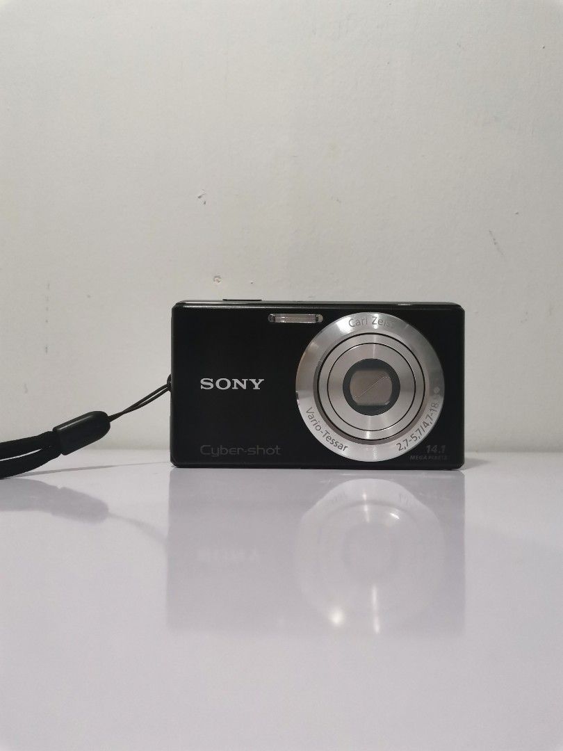 Sony Cybershot DSCW530 digital vintage camera, Photography, Cameras on