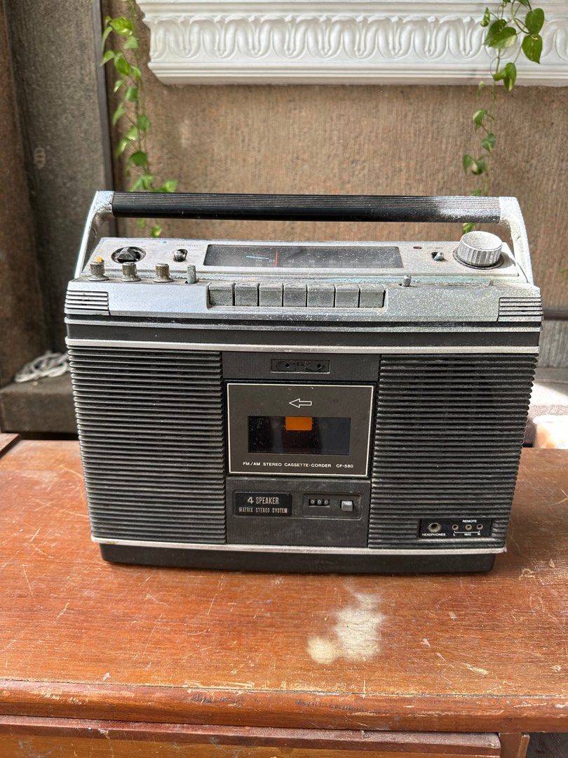 Sony Radio Vintage WORKING, Audio, Portable Music Players on Carousell
