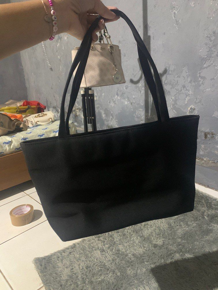 Tote bag polos 2025 hitam